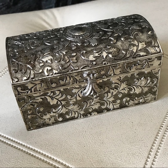 Silver single solid jewelry box - Picture 2 of 5